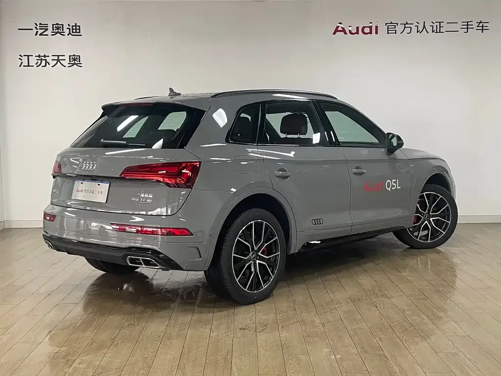 Audi Q5L — фото 4