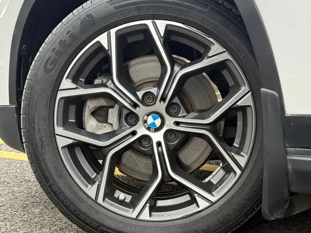 BMW X1 — фото 10
