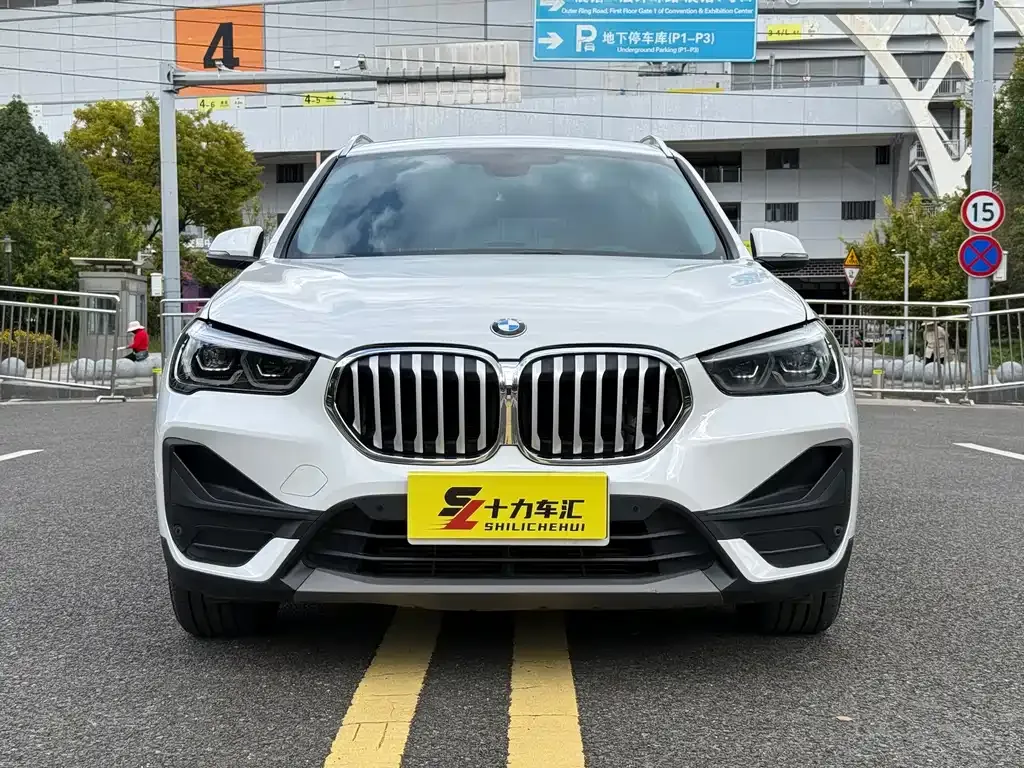 BMW X1 — фото 2