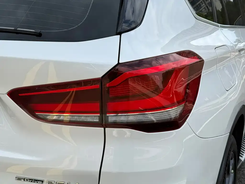 BMW X1 — фото 9