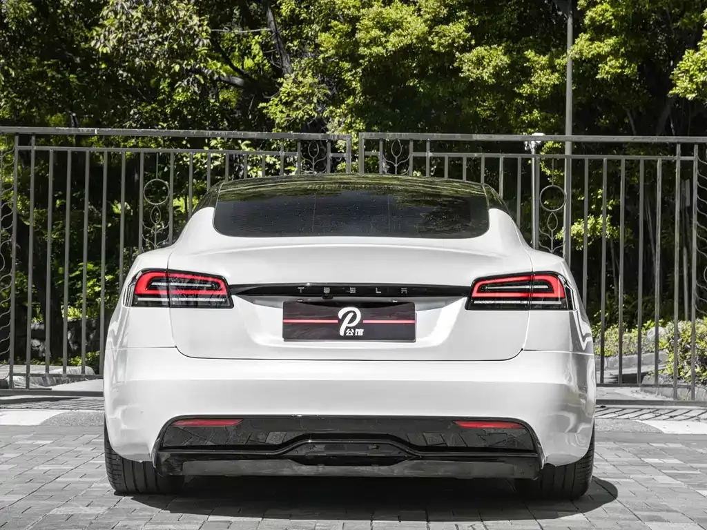 Tesla Model S — фото 5