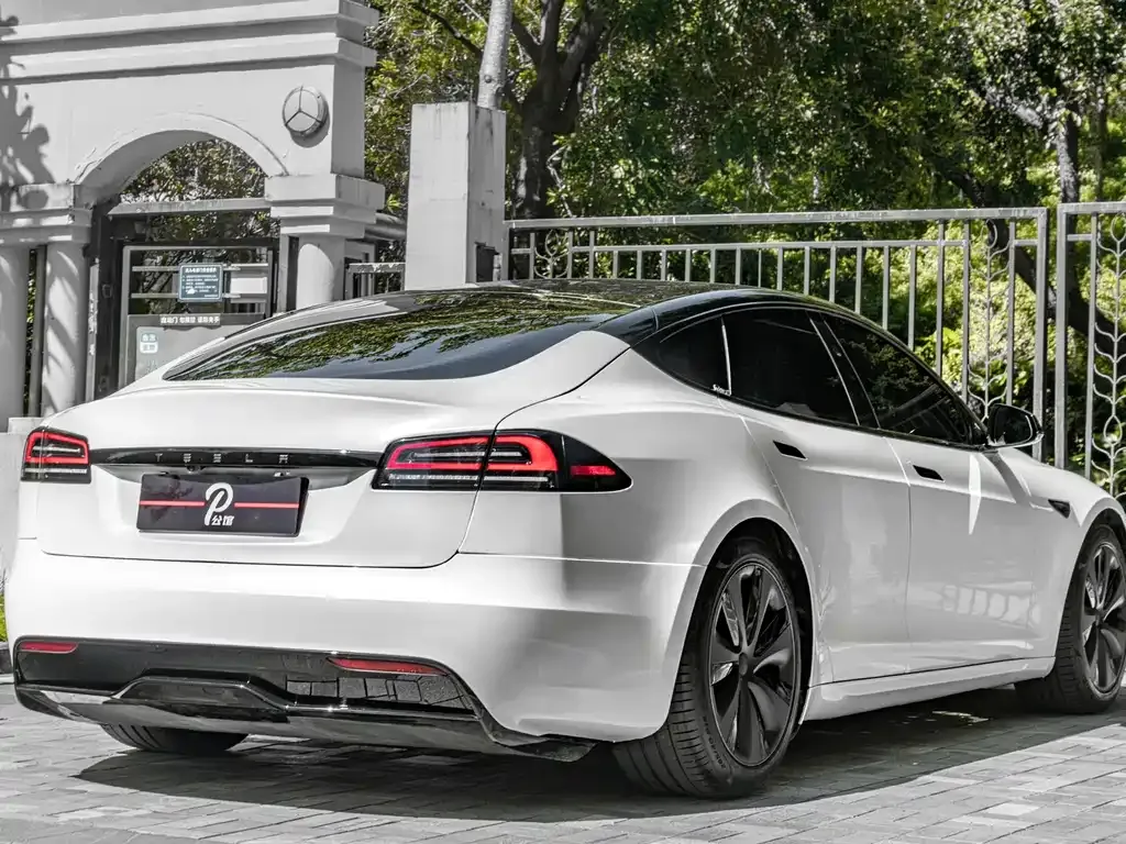 Tesla Model S — фото 6