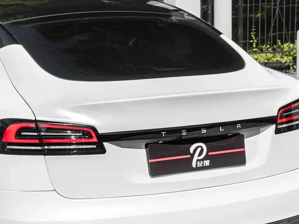 Tesla Model S — фото 9