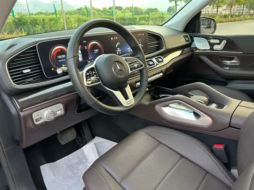 Mercedes-Benz GLE — фото 6