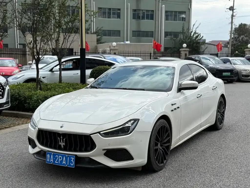 Maserati Ghibli — фото 1
