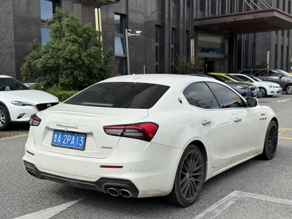 Maserati Ghibli — фото 9