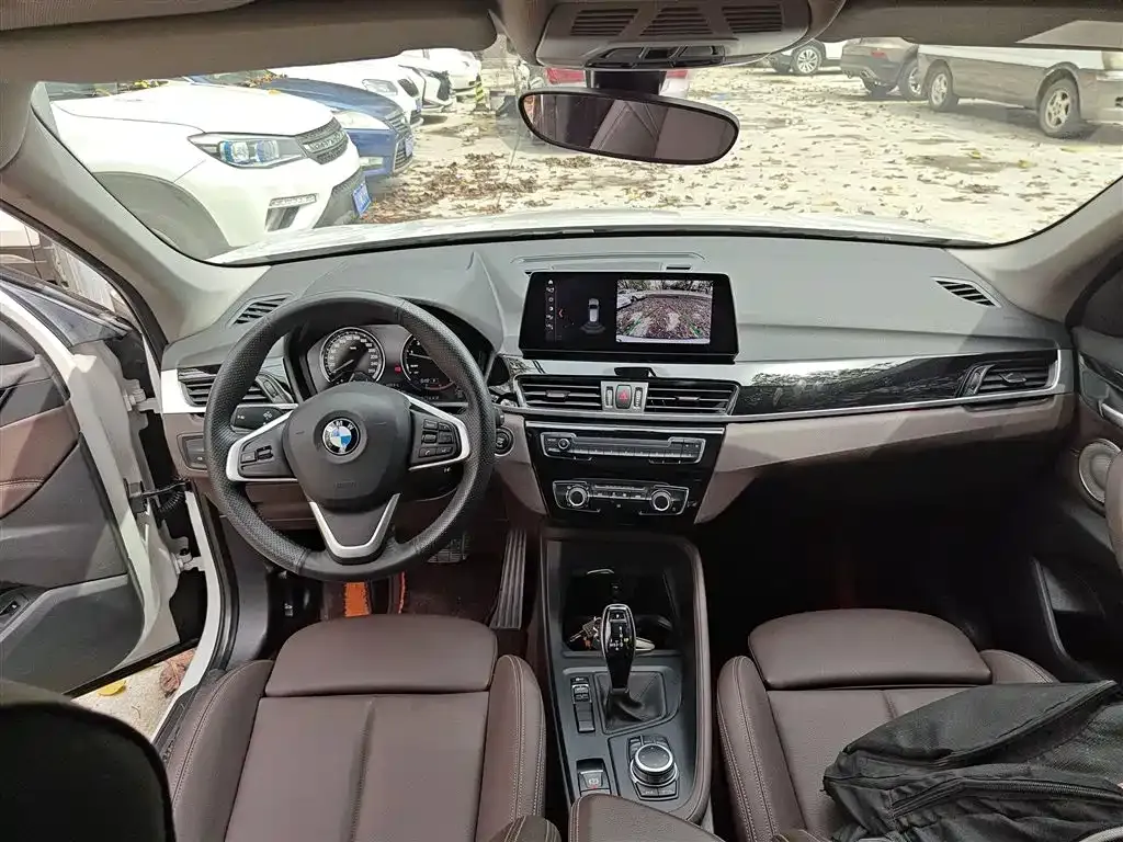 BMW X1 — фото 10