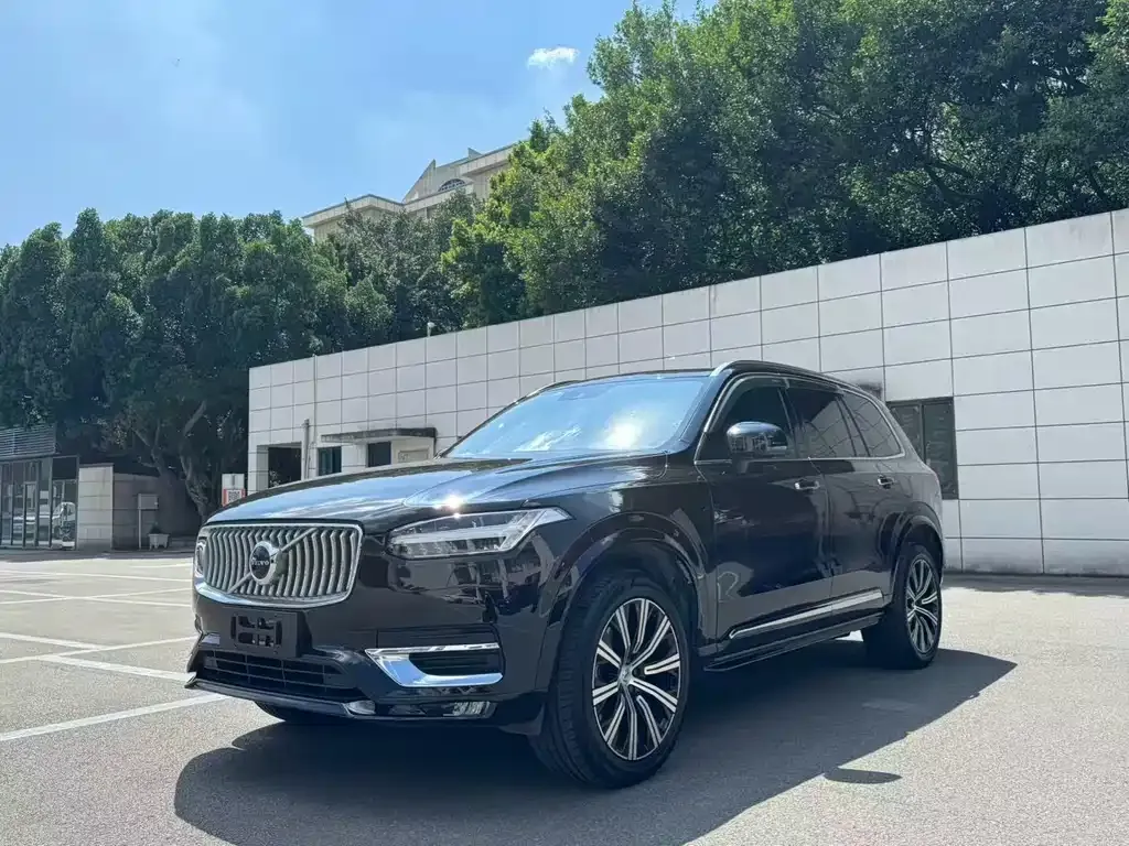 Volvo XC90 — фото 1