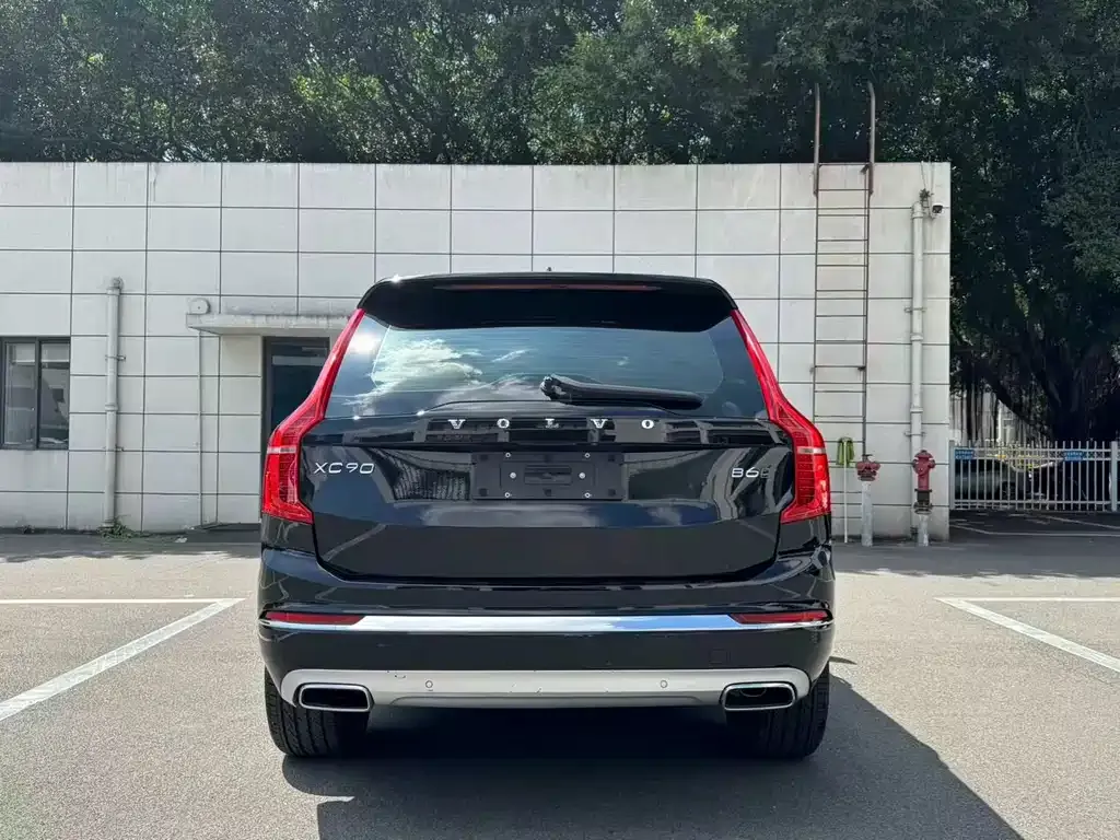 Volvo XC90 — фото 9