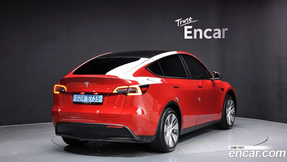 Tesla Model Y — фото 2