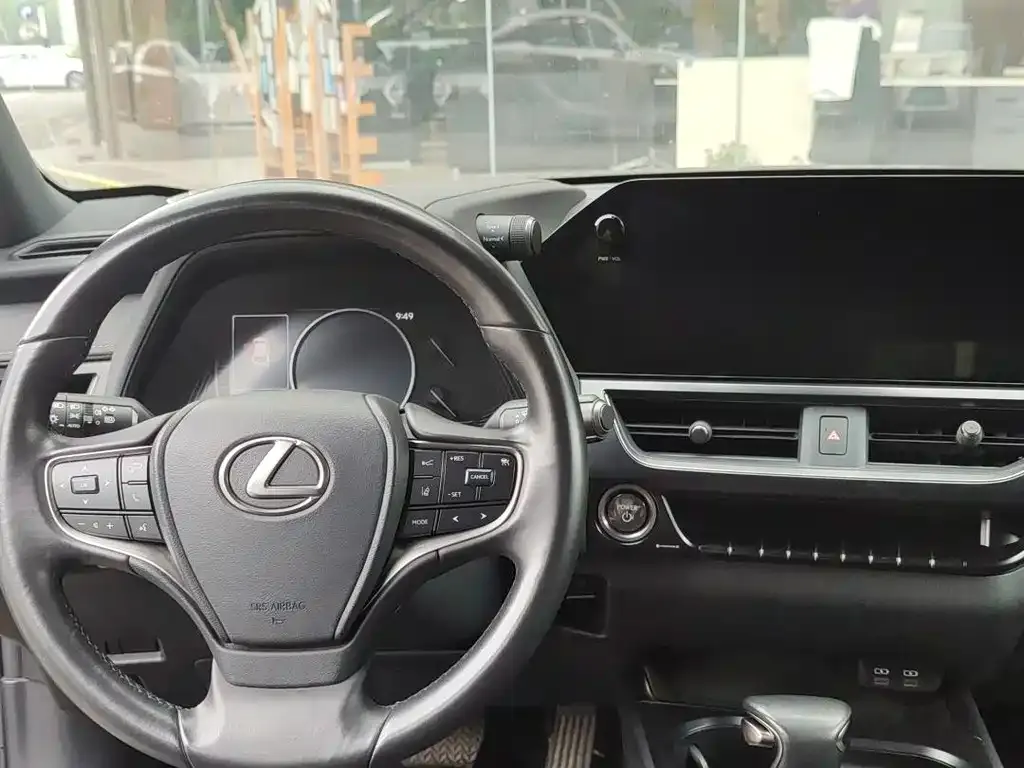 Lexus UX — фото 10