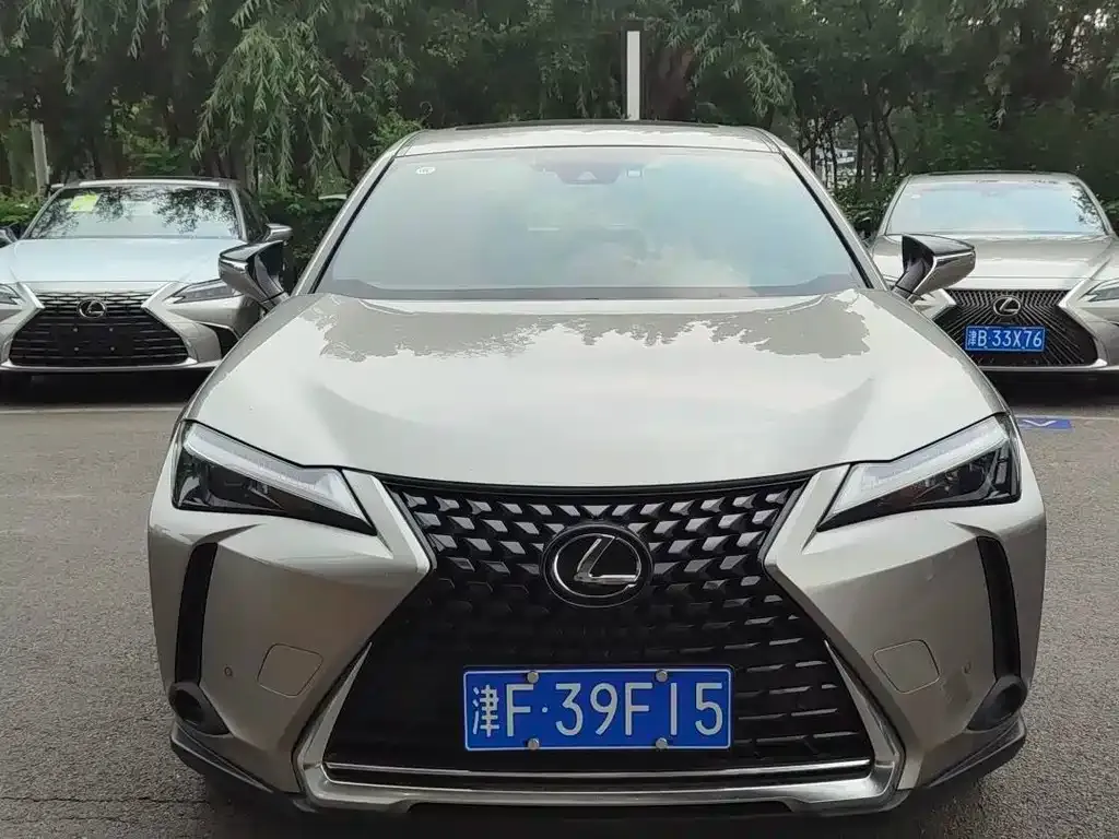 Lexus UX — фото 2