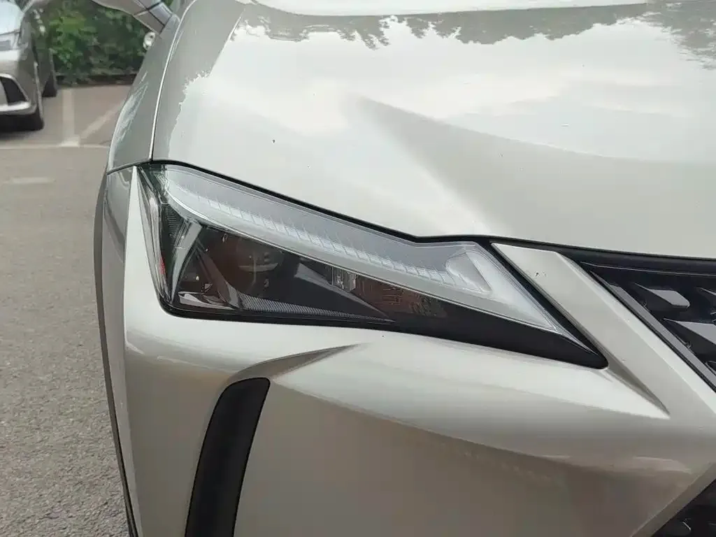Lexus UX — фото 5