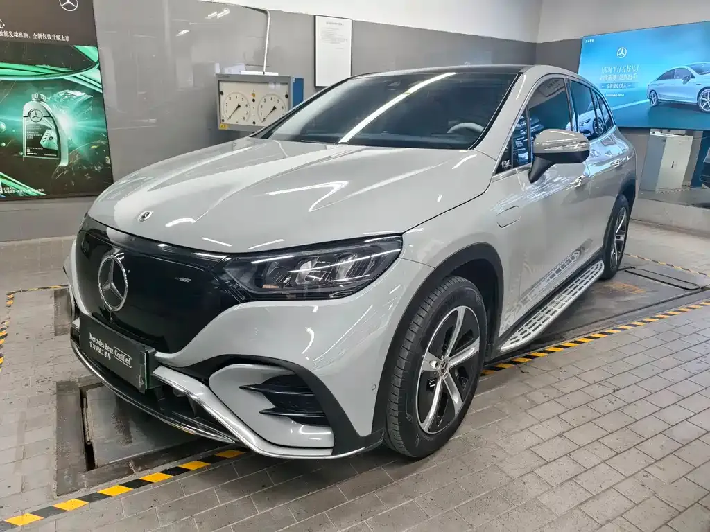 Mercedes-Benz EQE SUV — фото 1