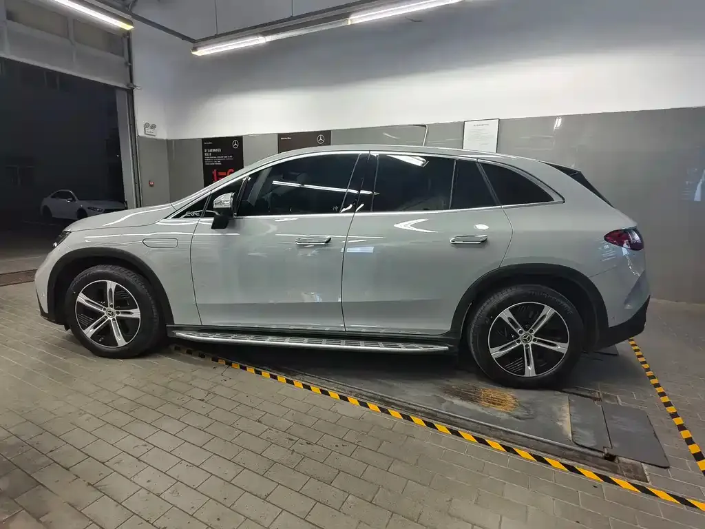 Mercedes-Benz EQE SUV — фото 2