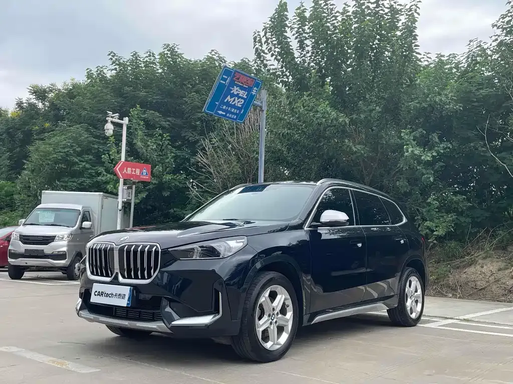 BMW X1 — фото 1