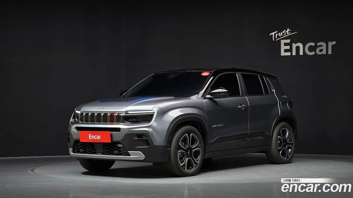 Jeep Avenger — фото 1