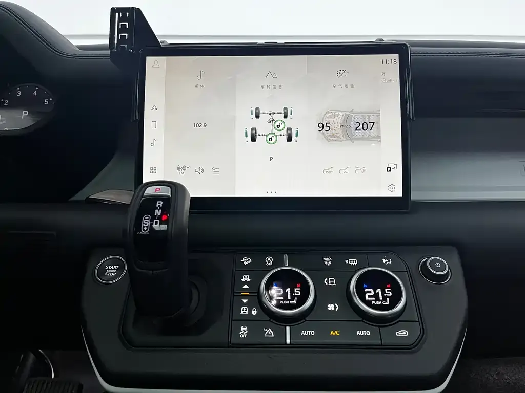 Land Rover Defender — фото 10