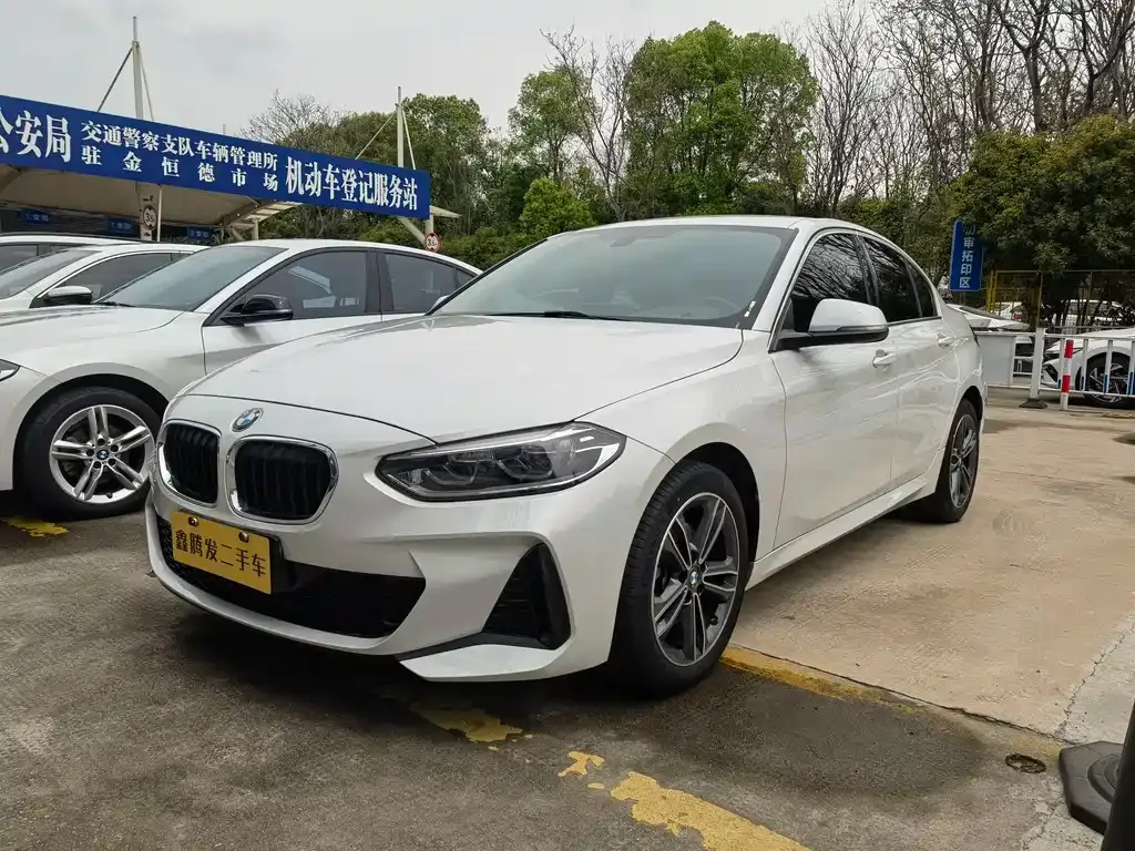 BMW 1 Series — фото 1