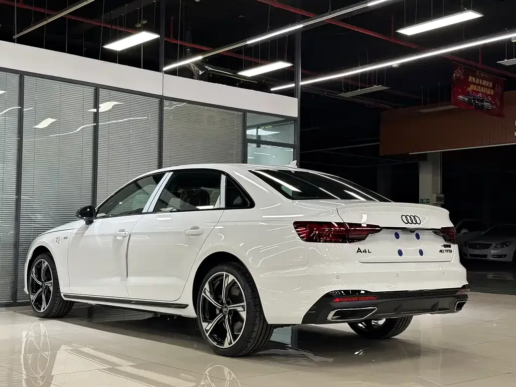 Audi A4L — фото 4