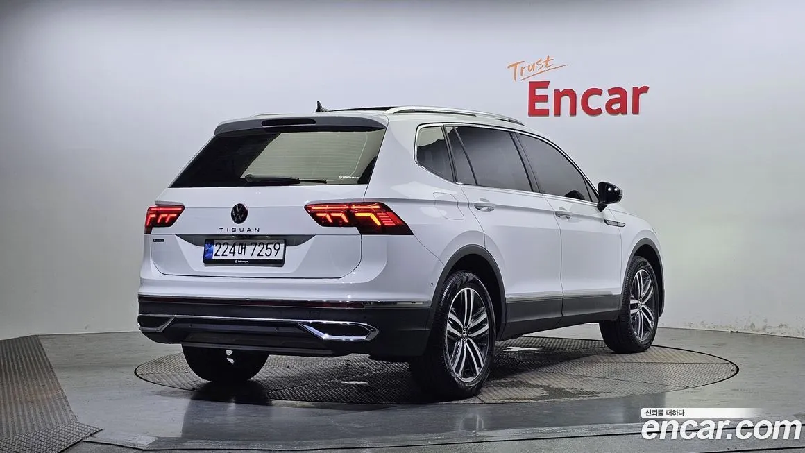 Volkswagen Tiguan — фото 2