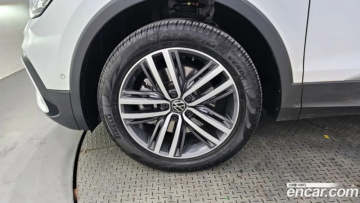 Volkswagen Tiguan — фото 5