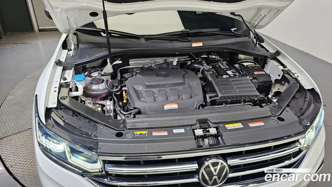 Volkswagen Tiguan — фото 6