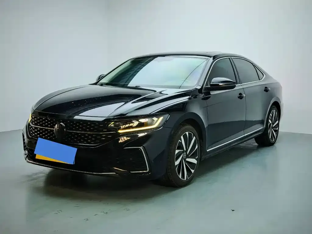 Volkswagen Passat — фото 1