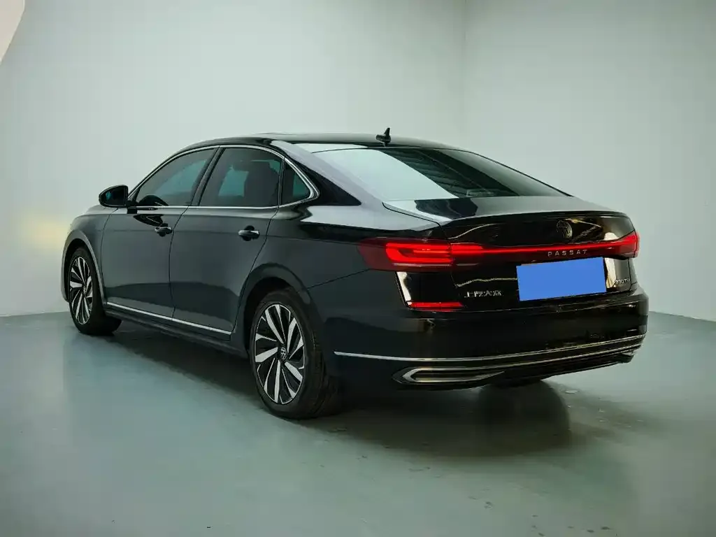 Volkswagen Passat — фото 4