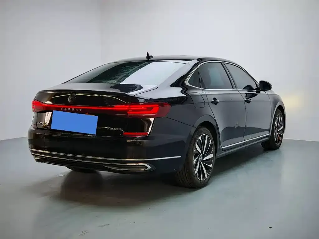 Volkswagen Passat — фото 5