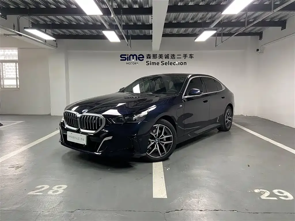 BMW i5 — фото 1