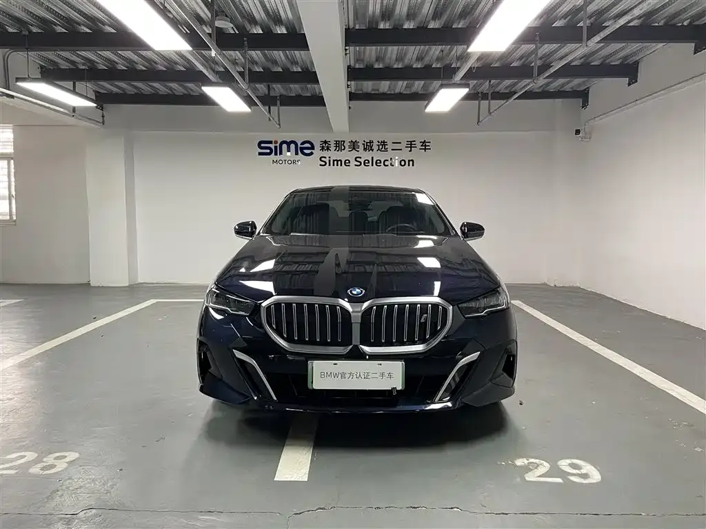 BMW i5 — фото 2