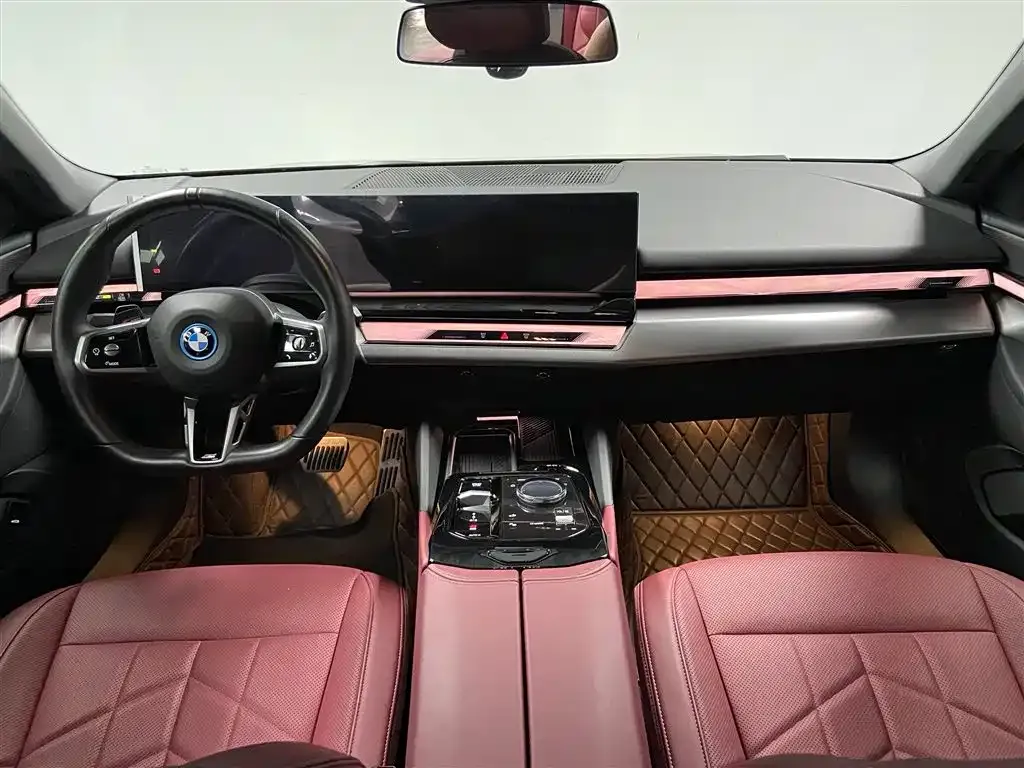 BMW i5 — фото 7