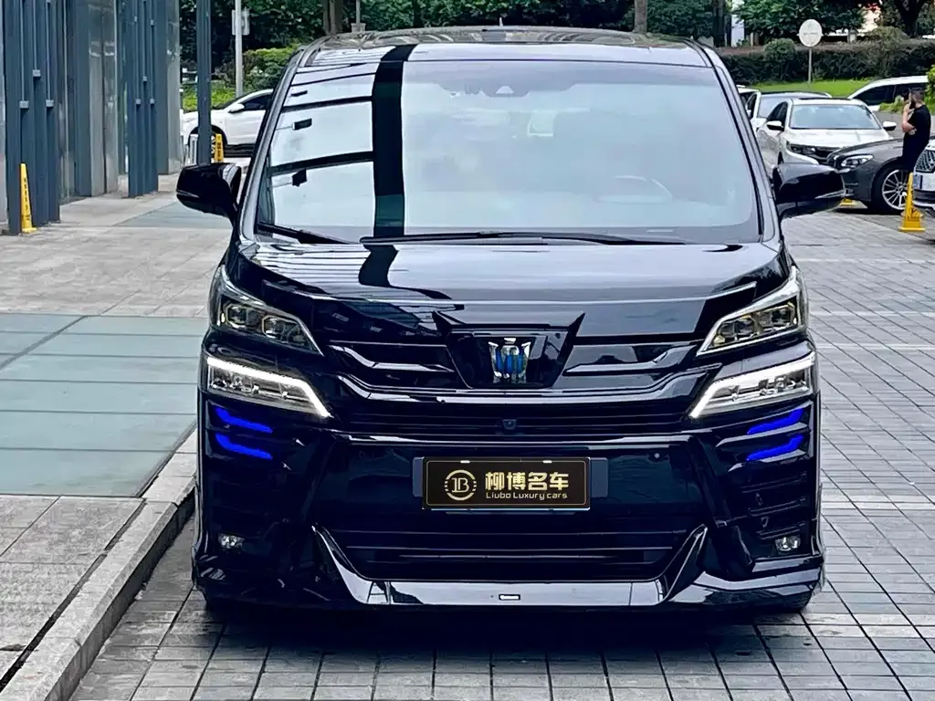 Toyota Vellfire — фото 2