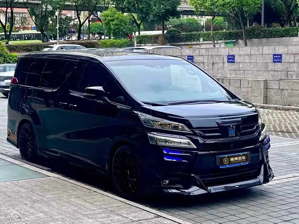 Toyota Vellfire — фото 3