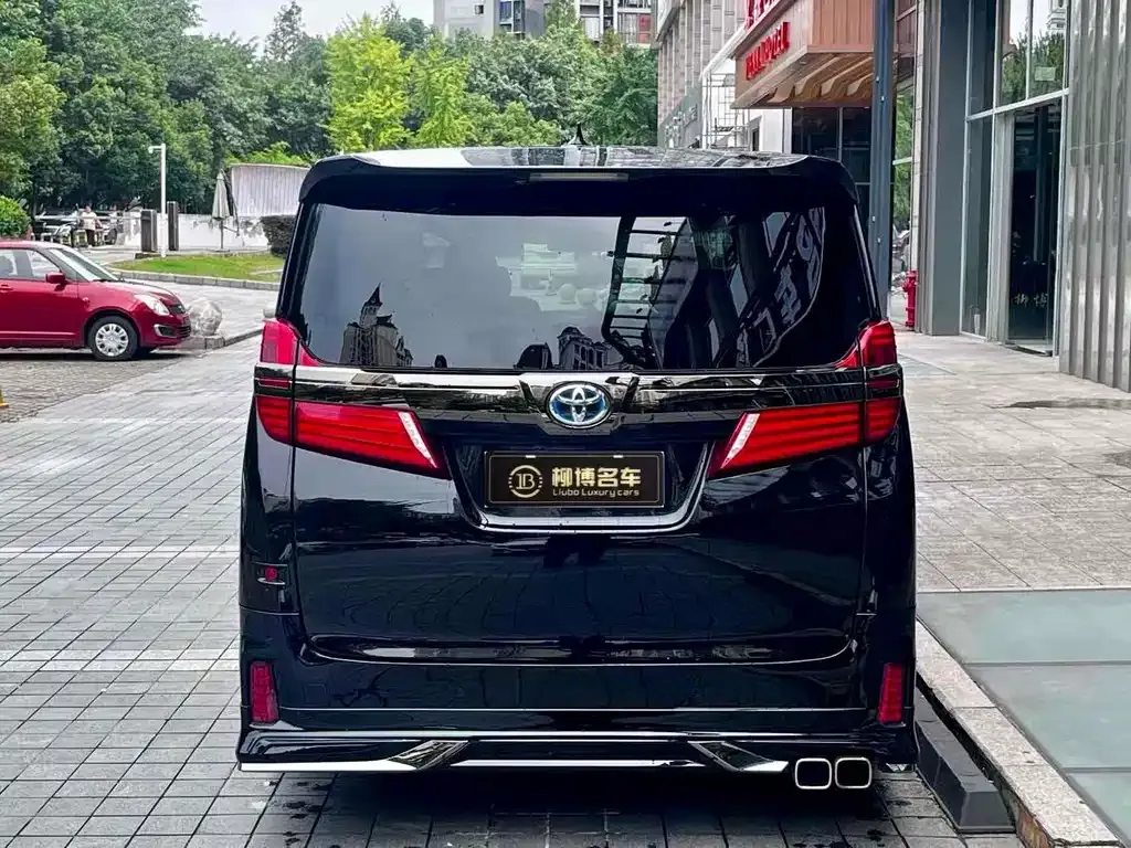 Toyota Vellfire — фото 4