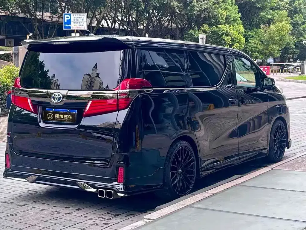 Toyota Vellfire — фото 5
