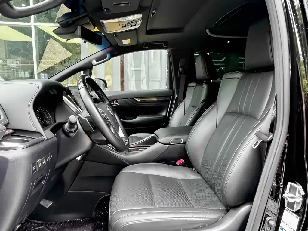 Toyota Vellfire — фото 6