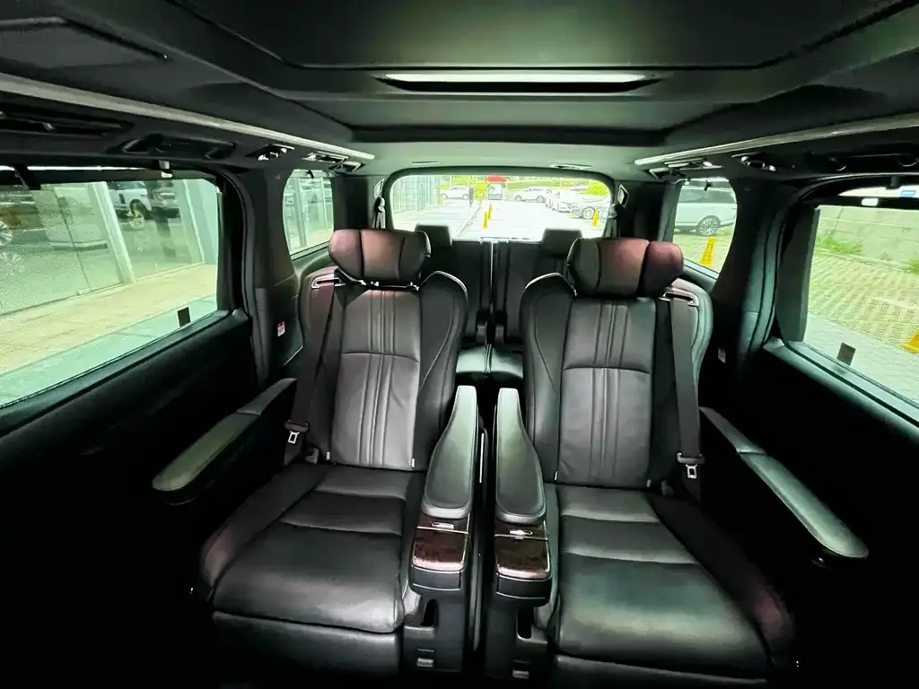 Toyota Vellfire — фото 9