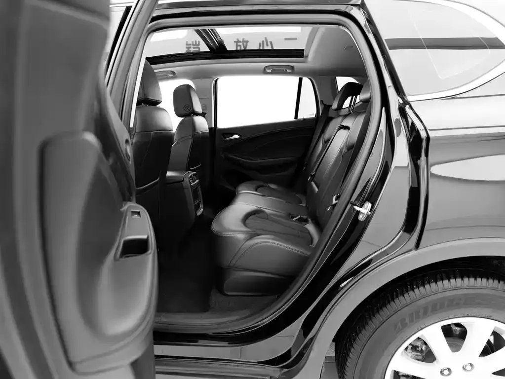 Buick Envision Plus — фото 10
