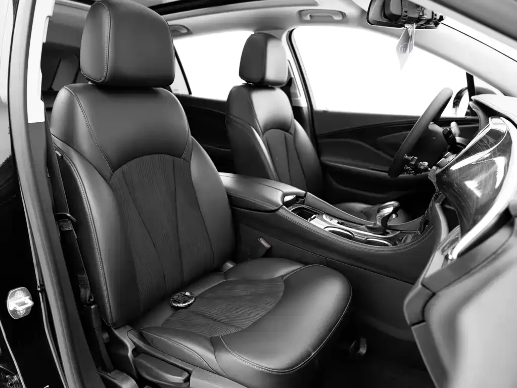 Buick Envision Plus — фото 7