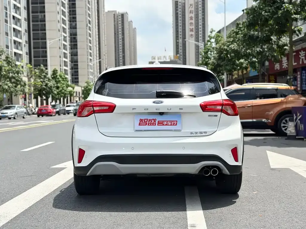 Ford Focus Active — фото 4