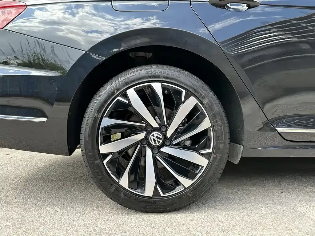 Volkswagen Passat — фото 10