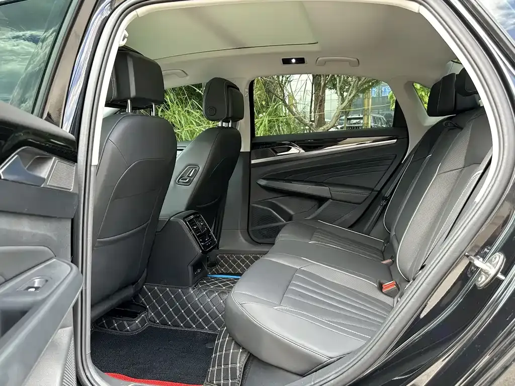 Volkswagen Passat — фото 9