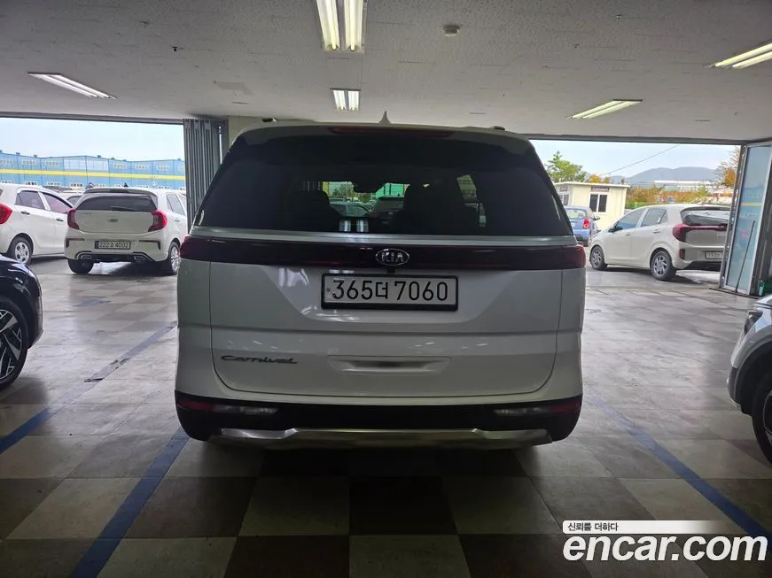 Kia Carnival — фото 2