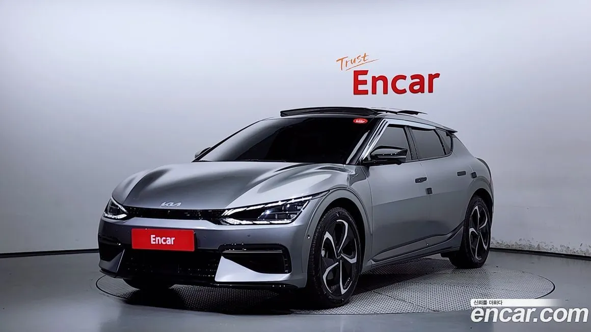 Kia EV6 — фото 1