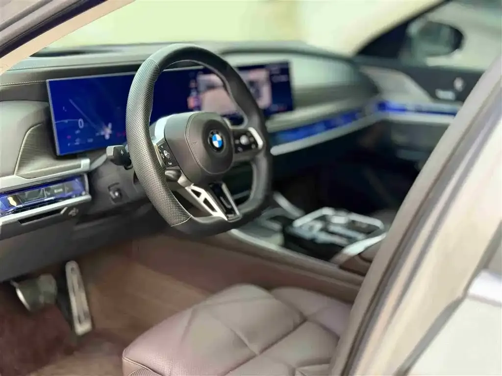 BMW 7 Series — фото 5