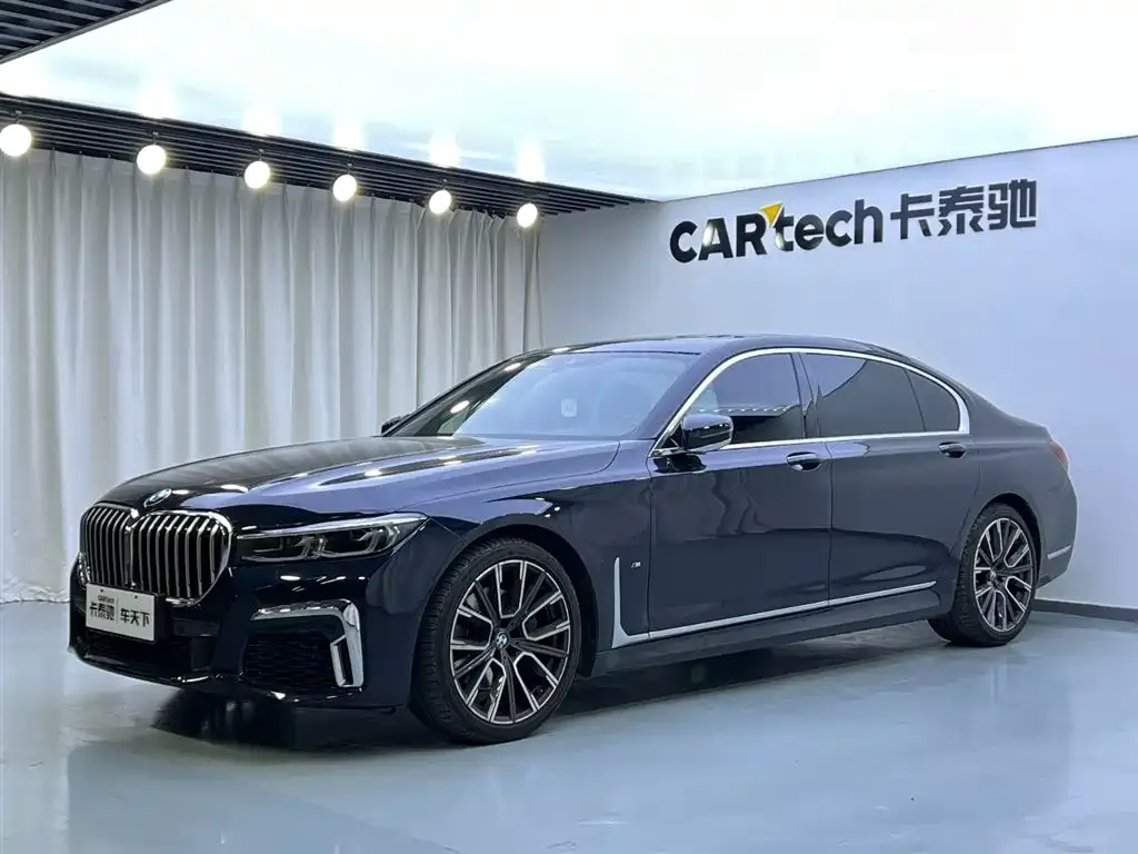 BMW 7 Series — фото 1