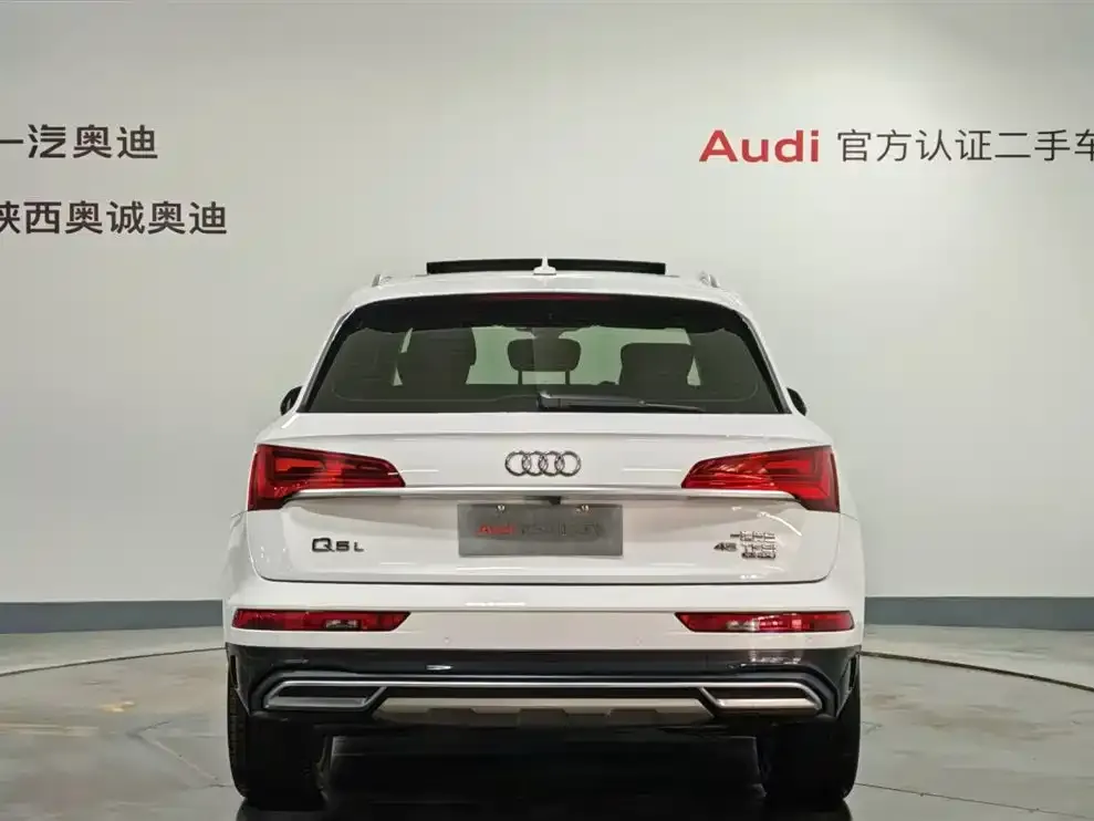 Audi Q5L — фото 5