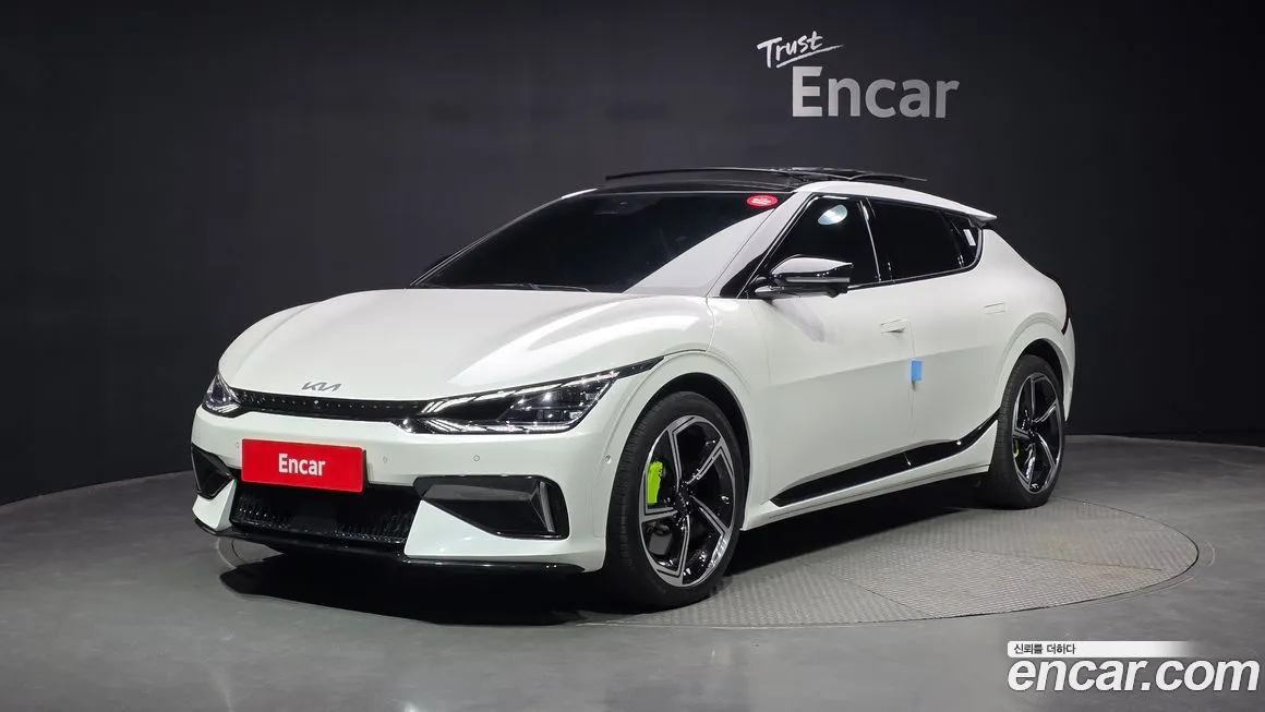 Kia EV6 — фото 1